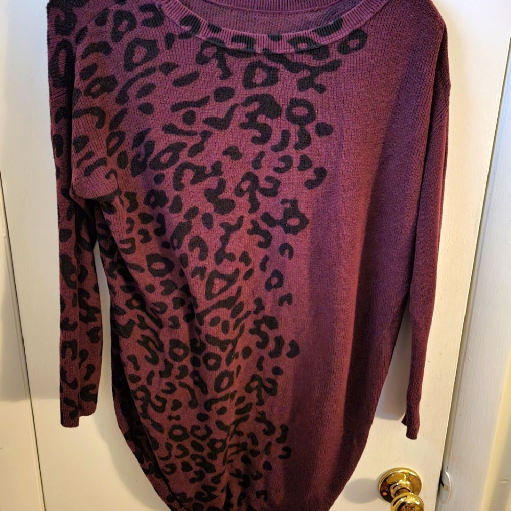 Size M Burgundy Leopard Sweater